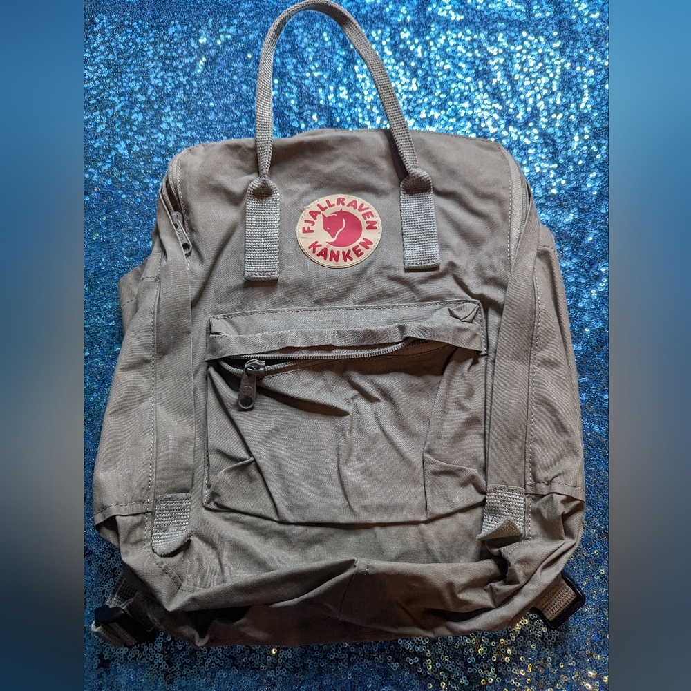Fjallraven backpack read description